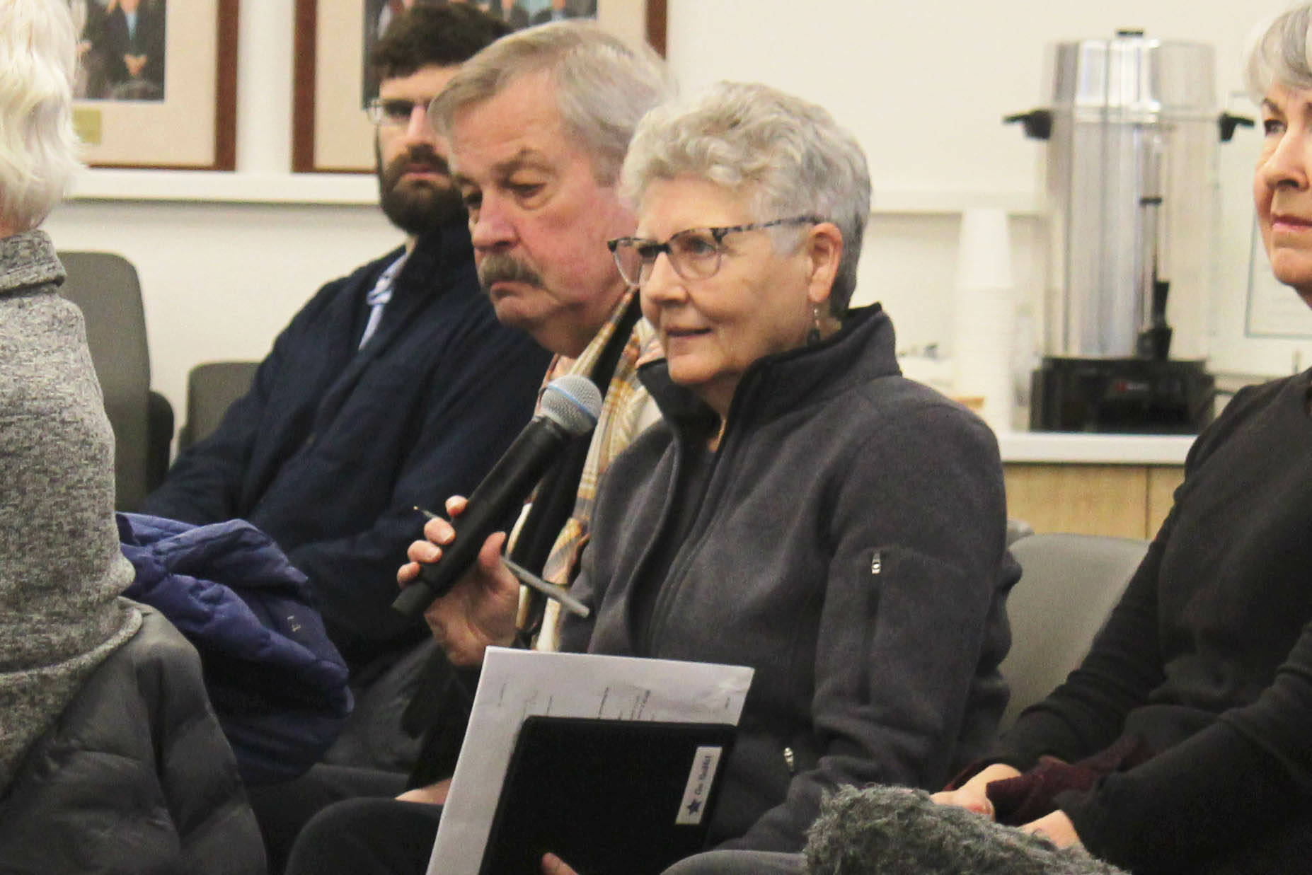 LaDawn Druce asks Sen. Jesse Bjorkman a question during a town hall event on Saturday, Feb. 25, 2023 in Soldotna, Alaska. (Ashlyn O’Hara/Peninsula Clarion)