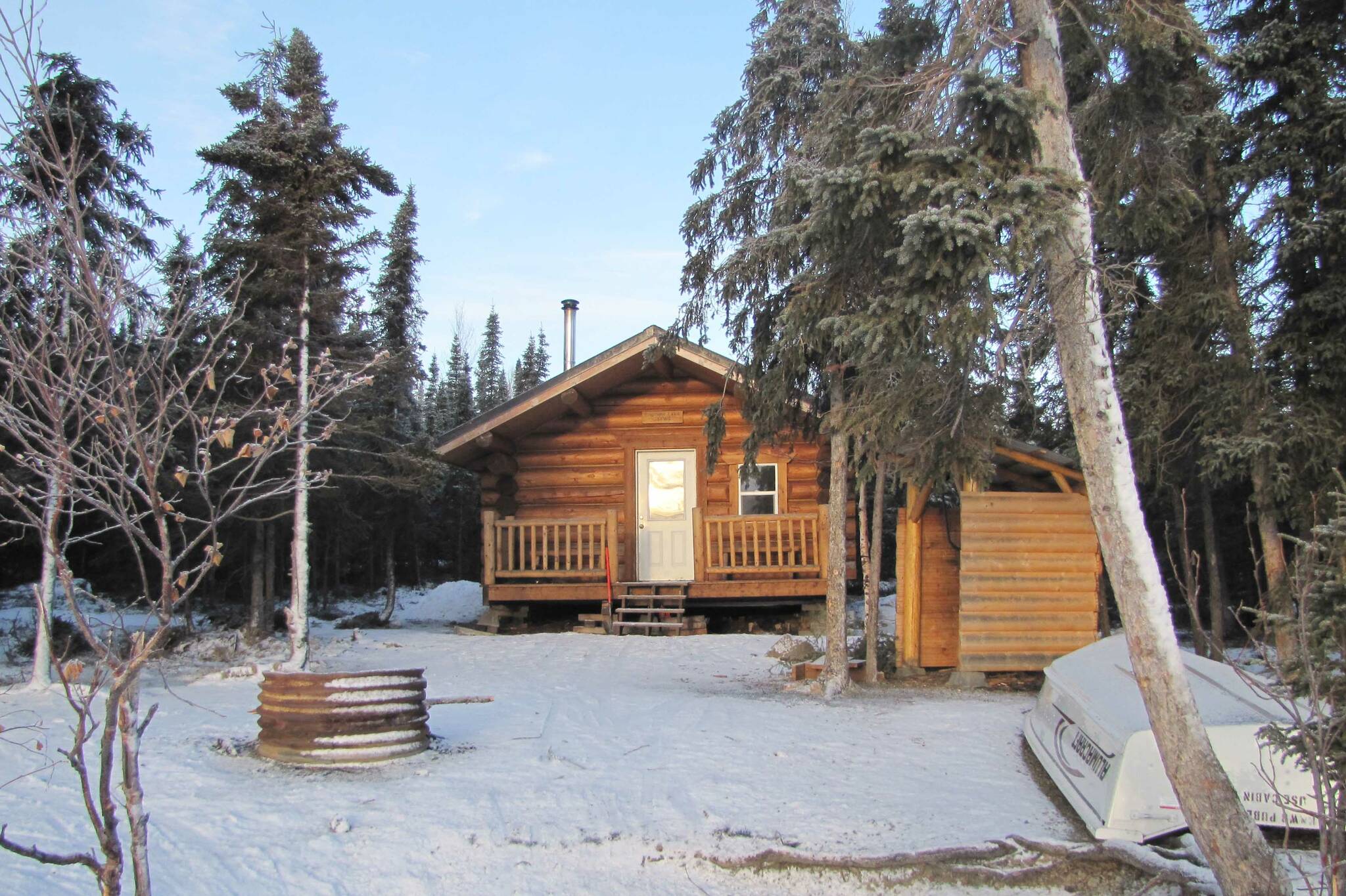 The Engineer Lake Public Use Cabin, a favorite cabin to enjoy on the Kenai National Wildlife Refuge. (Photo by USFWS/Dan Saxton)