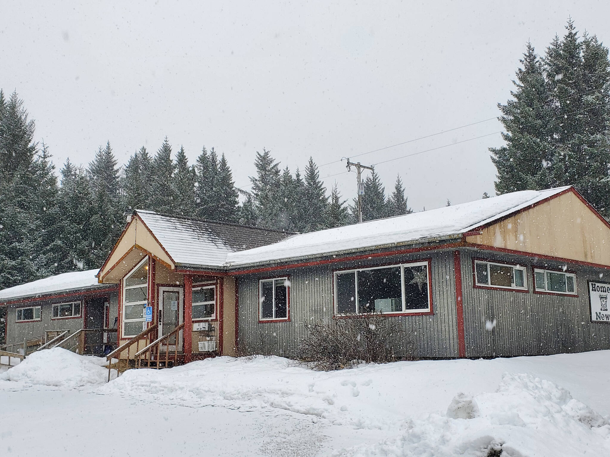Snow falls at the Homer News office on Thursday<ins>, March 30, 2023 in Homer, Alaska</ins>. (Photo by Delcenia Cosman/Homer News)