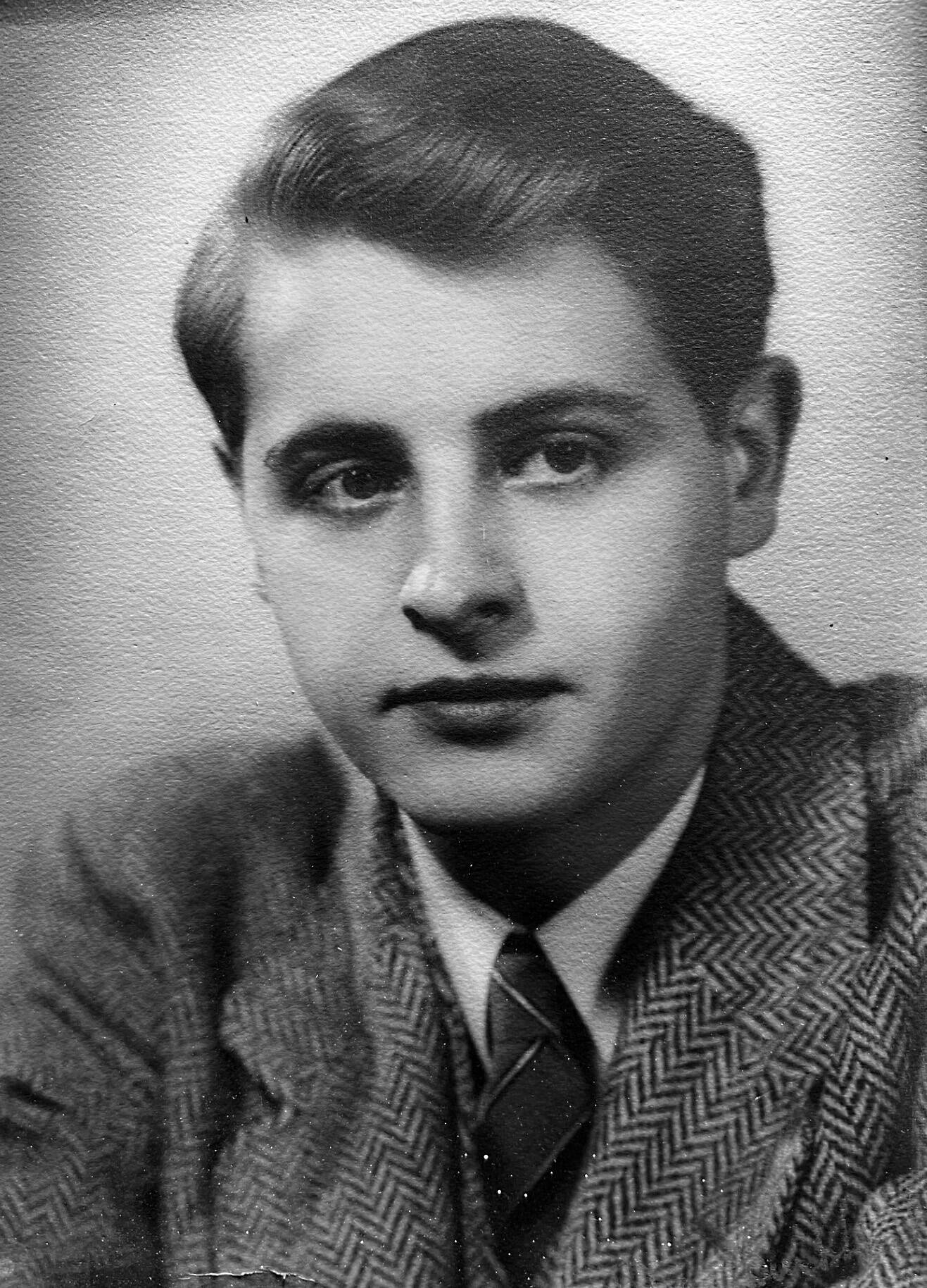 This portrait of Larry Lancashire was probably taken in late 1947, just before he began driving his jeep north to Alaska to homestead. (Photo courtesy of the Lancashire Family Collection)