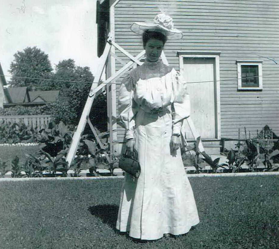 public photo from ancestry.com
Edna Ellen Benson was W.R. Benson’s older sister. They also had a younger sister, Ruth.