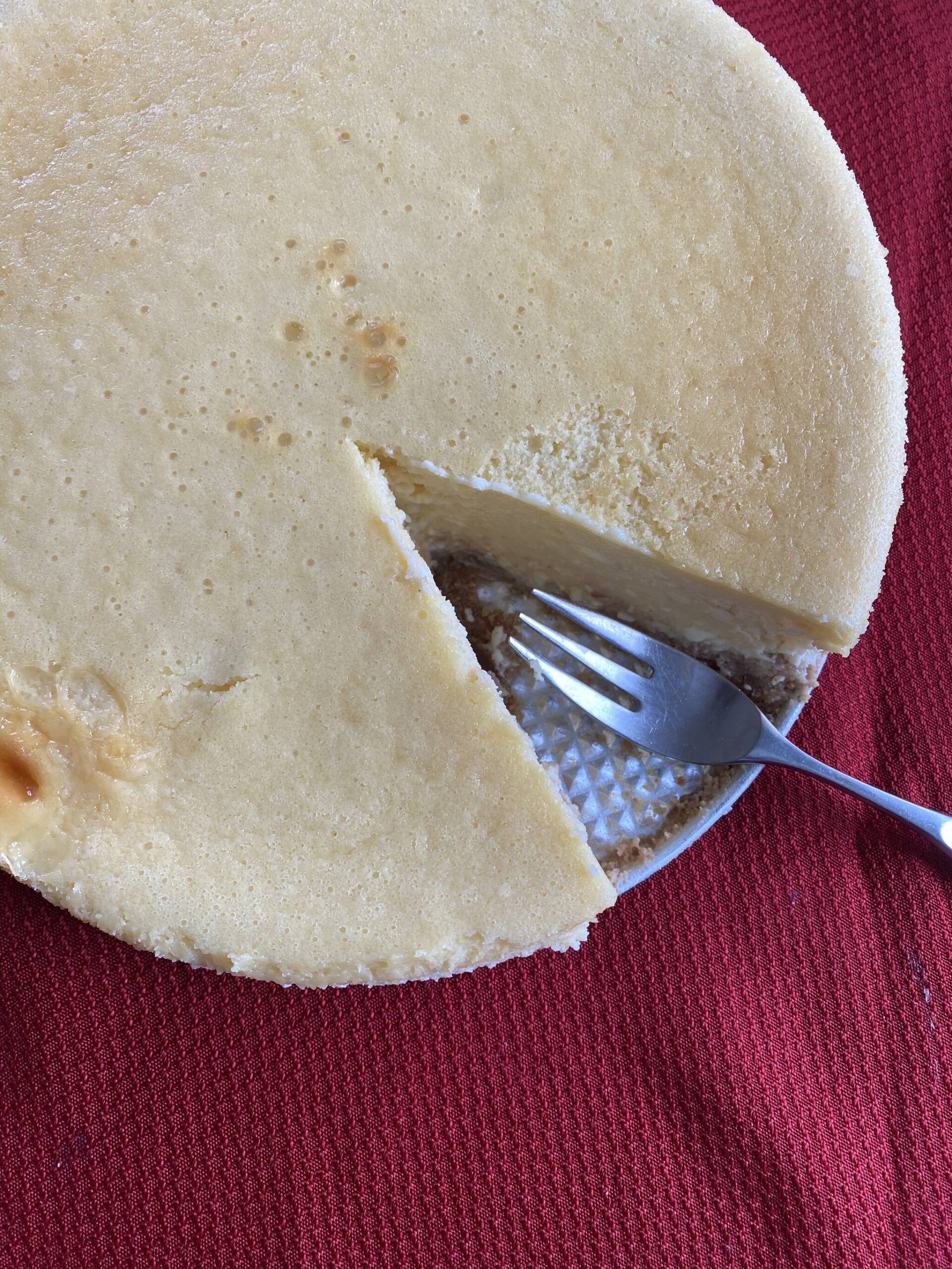 A cheesecake is ready to be served. (Photo by Tressa Dale/Peninsula Clarion)