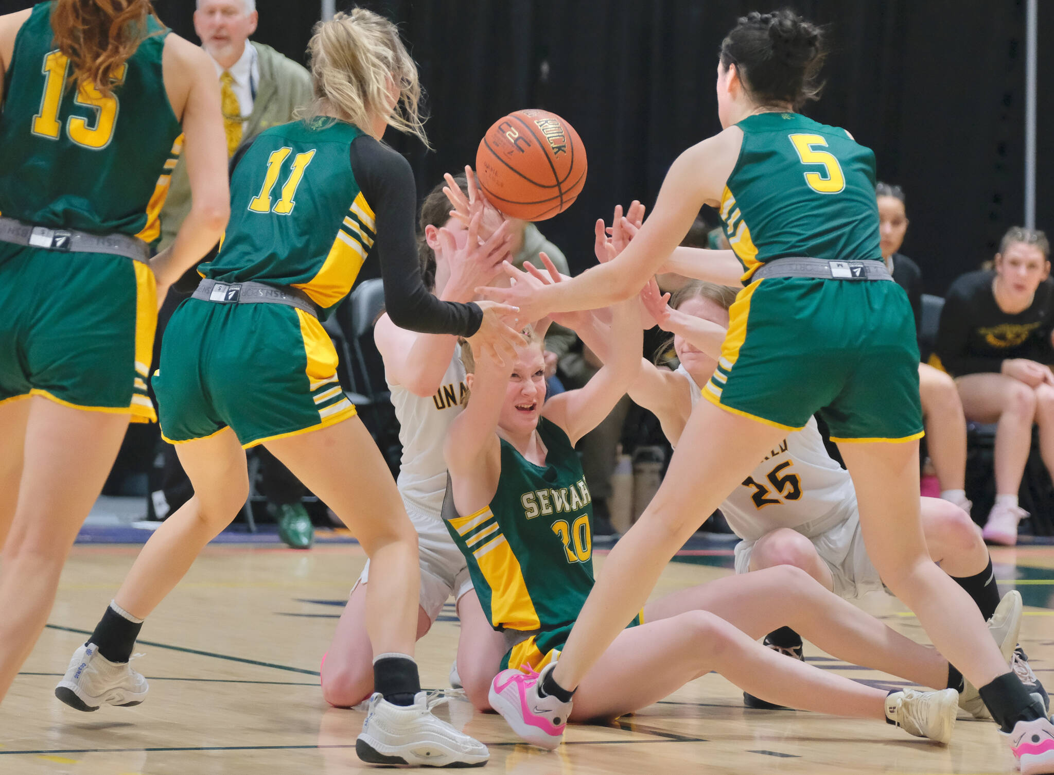 Friday Class 1A/2A state Seward girls, CIA boys advance to finals; Seward boys lose in semis