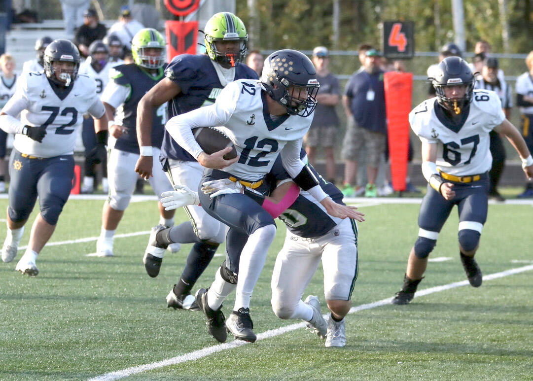 Homers CJ Burns runs the ball against Redington on Friday, Sept. 5, 2025, at Redington Jr/Sr High School in Wasilla, Alaska. (Photo by Bruce Eggleston/matsusports.net)