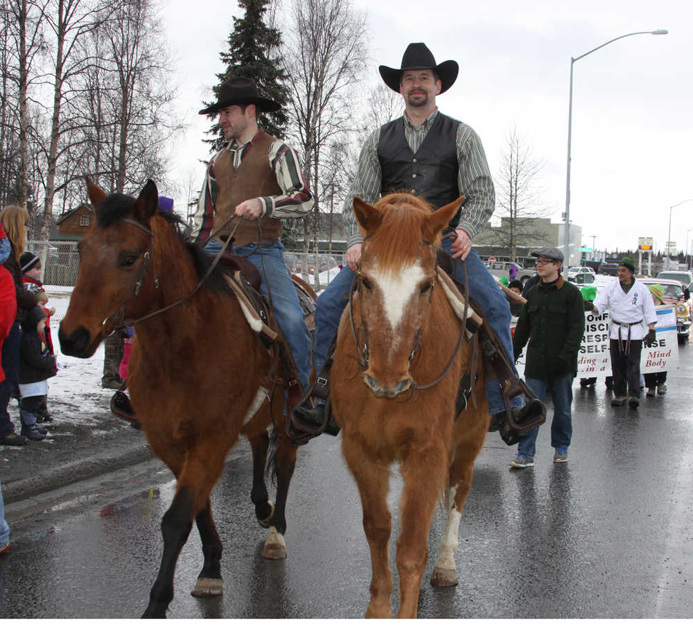 Snow Squall holds as 23rd St. Patrick's Day parade passes by