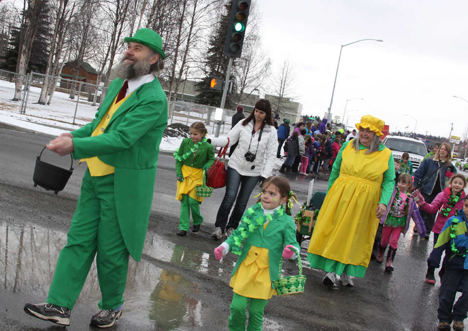 Snow Squall holds as 23rd St. Patrick's Day parade passes by