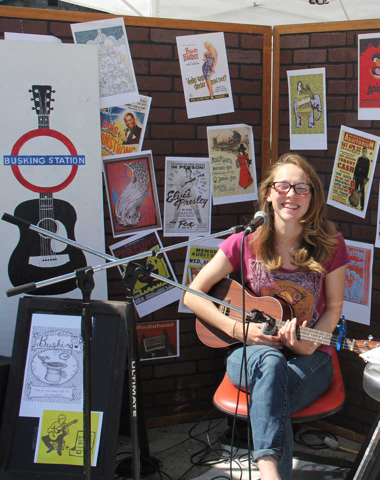 New Swank Street Market draws crowds seeking Antiques, Music & Art