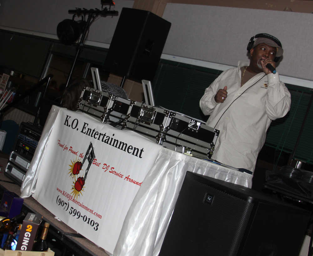 Fans rush to Oiler Gusher