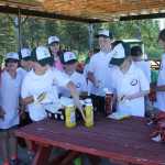 ??Hook a kid on golf