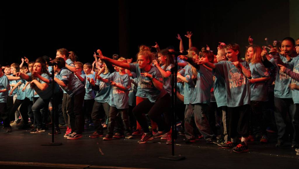 In just two days, Jordan Mantey and The Young Americans had Mountain View students performing like pros.