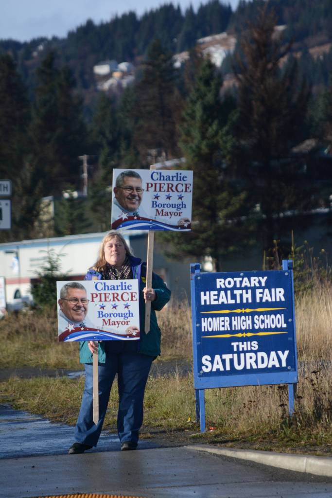 Pierce leads in mayoral runoff