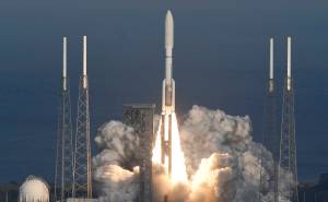 A United Launch Alliance Atlas V rocket lifts off from Cape Canaveral Air Force Station Thursday. The rocket is carrying the GOES-S weather satellite. (Craig Bailey /Florida Today via AP)
