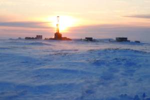 The Kuukpik 5 rig is seen at sunset while drilling the ConocoPhillips Putu well south of Nuiqsut in mid-February 2018. (Photo/Judy Patrick/ConocoPhillips)