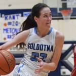 SoHi girls sweep Wasilla; Stars boys pick up Saturday split