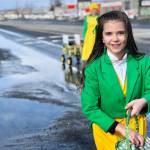 A parade participant passes out candy at Soldotnas St. Patricks Day Parade on Sunday, March 17, 2019, in Soldotna, Alaska. (Photo by Victoria Petersen/Peninsula Clarion)