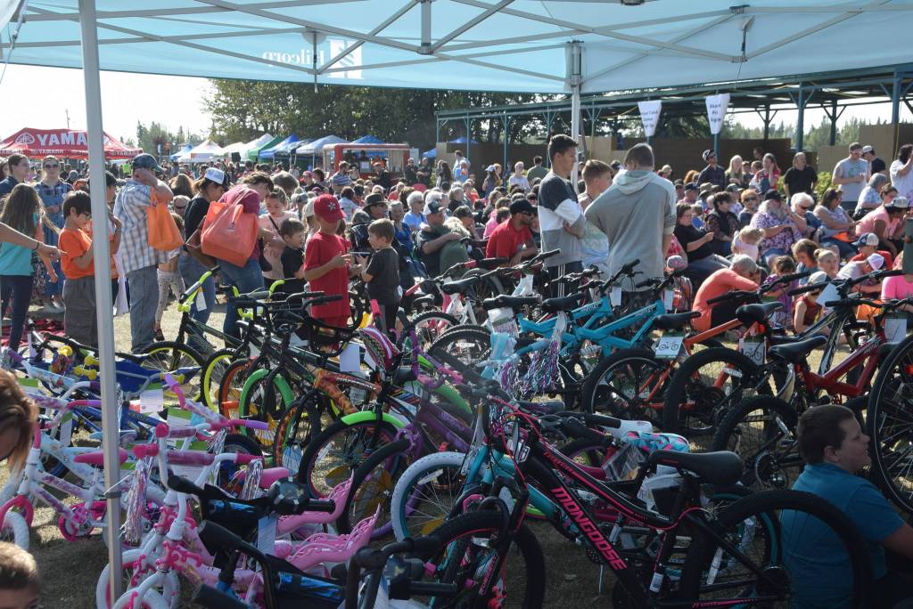 Kenai shows love to local industries