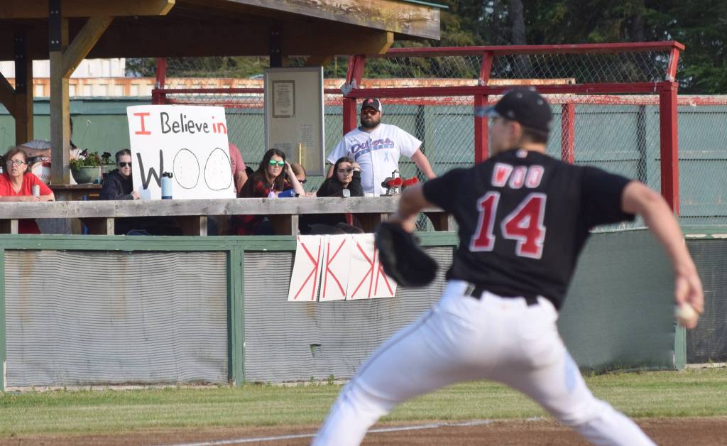 Peninsula Oilers fans display encouragin signs for Oilers pitcher Bryan Woo, Friday, June 28, 2019, at Coral Seymour Memorial Park in Kenai. (Photo by Joey Klecka/Peninsula Clarion)