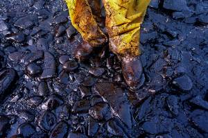 The Exxon Valdez oil tanker spill March 24, 1989, blackened hundreds of miles of coastline in Alaskas Prince William Sound, devasting wildlife and altering lives in fishing communities for generations. (John Gaps III / Associated Press)
