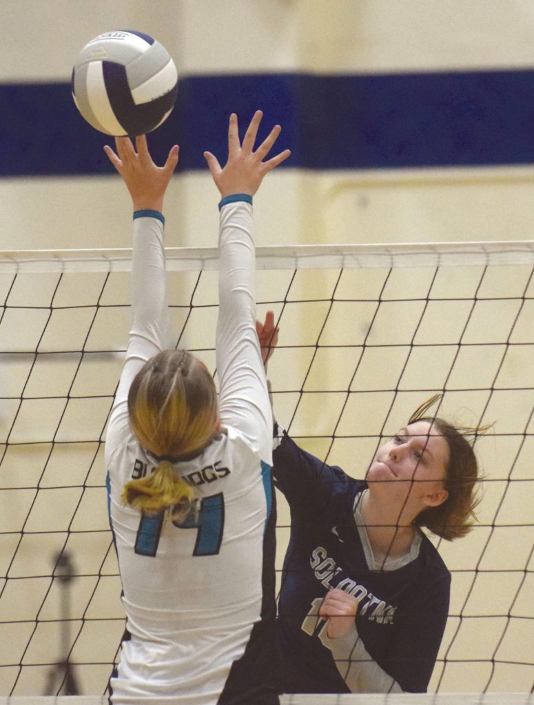 Soldotnas Bethany Richmond attacks Nikiskis Bryli Mullin on Thursday, Sept. 10, 2020, at Soldotna High School in Soldotna, Alaska. (Photo by Jeff Helminiak/Peninsula Clarion)