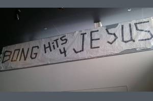 The banner at the center of a U.S. Supreme Court case on display at the Newseum in Washington, D.C. The banners owner was unable to find it a home in Juneau, and its been sent to the First Amendment Museum in Maine. (Wikicommons)