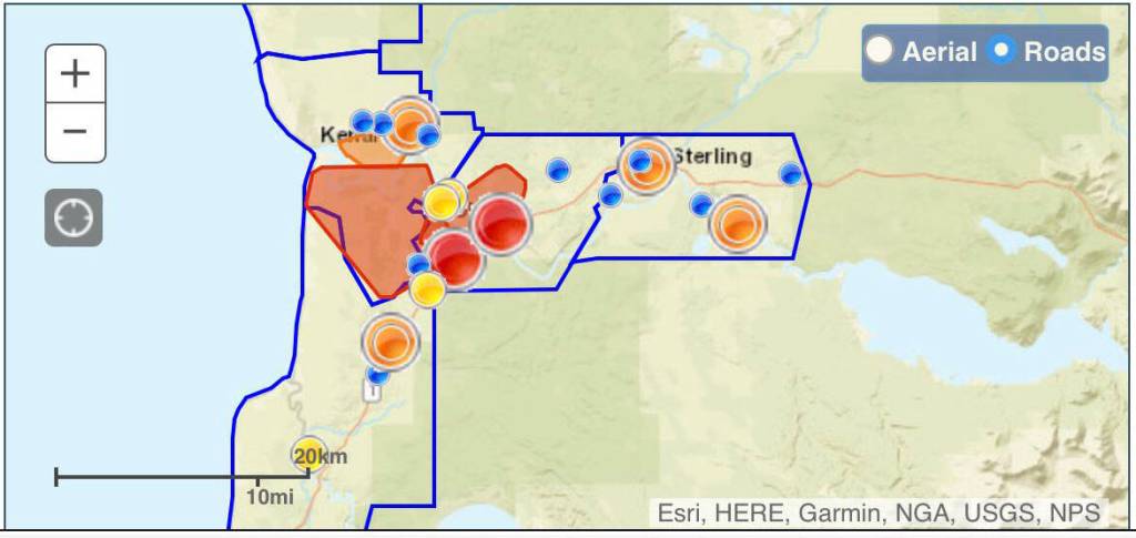 A screenshot from around 10:45 p.m. on Tuesday, Dec. 28, 2021 shows the location of reported power outages experienced by members of Homer Electric Association. (Screenshot)