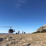 The author unloading helicopter H551 on Mt. Hoffman, Yosemite National Park. (Photo by NPS)