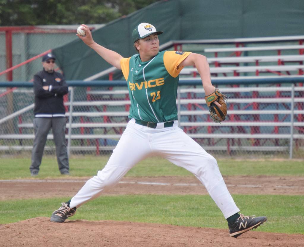 Service starter Jake Rafferty delivers to the Post 20 Twins on Saturday, June 18, 2022, at Coral Seymour Memorial Park in Kenai, Alaska. (Photo by Jeff Helminiak/Peninsula Clarion)