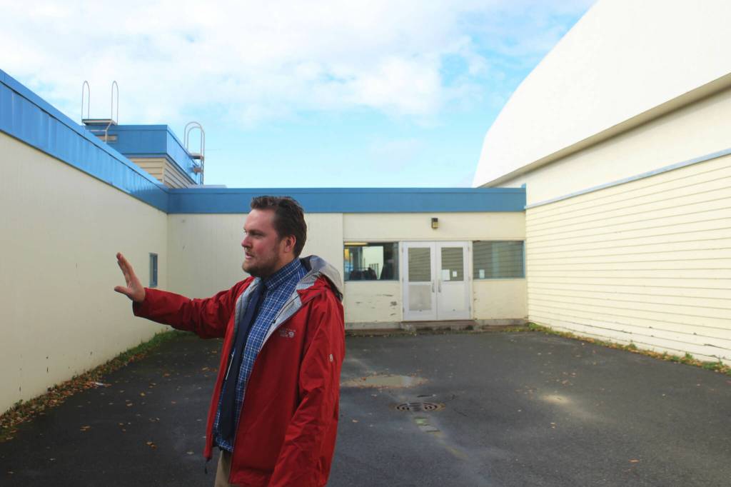 Soldotna Elementary School Principal Dr. Austin Stevenson points out elements of the school building on Friday, Sept. 30, 2022, in Soldotna, Alaska. (Ashlyn OHara/Peninsula Clarion)