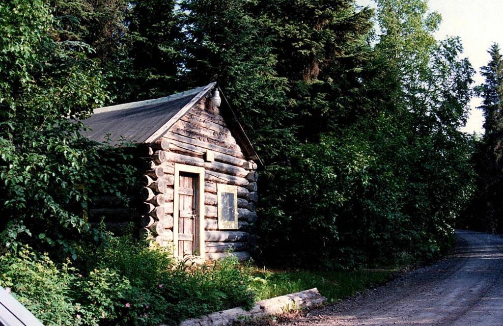 Photo 210.029.122, from the Clark Collection, courtesy of Hope and Sunrise Historical and Mining Museum 
After marrying in June 1934, Emma and Carl Clark spent their honeymoon in this cabin on Hope Mining Company property.