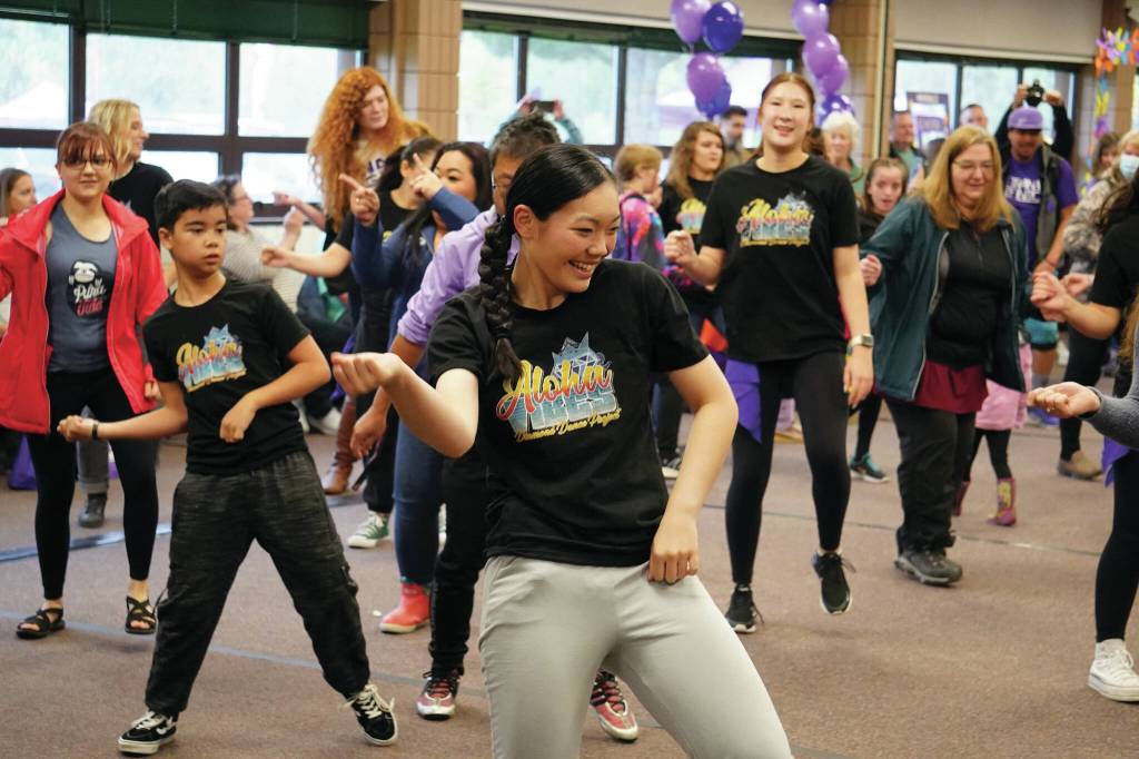Jake Dye/Peninsula Clarion
Dancers from the Diamond Dance Project perform ahead of the Walk to End Alzheimers at the Soldotna Regional Sports Complex in Soldotna on Saturday.