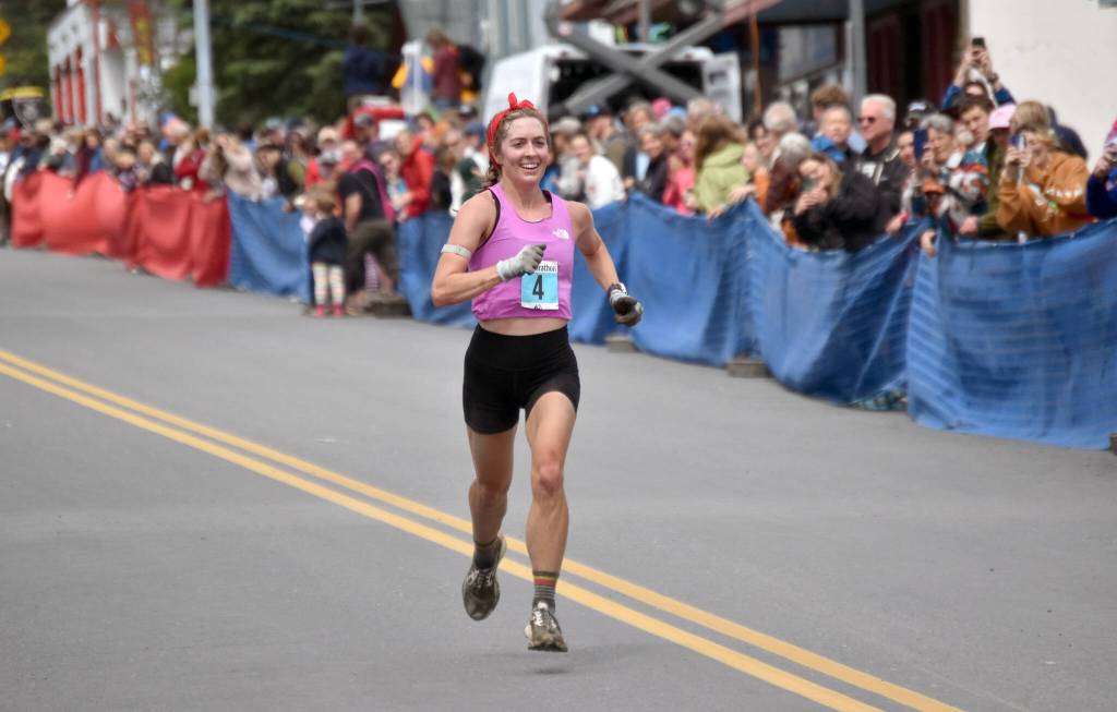 Anchorages Klaire Rhodes runs to victory in the womens race at the Mount Marathon Race on Thursday, July 4, 2024, in Seward, Alaska. (Photo by Jeff Helminiak/Peninsula Clarion)