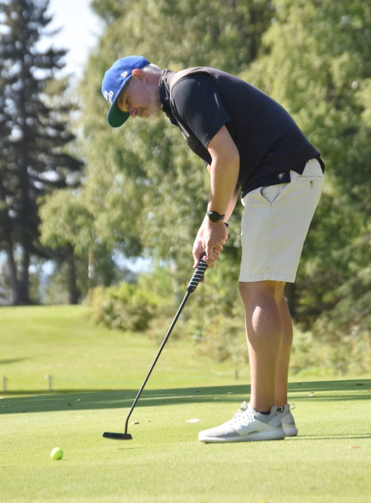Nolan Rose putts on the No. 15 green at the Birch Ridge Amateur Championship on Sunday, Aug. 25, 2024, at Birch Ridge Golf Course in Soldotna, Alaska. (Photo by Jeff Helminiak/Peninsula Clarion)