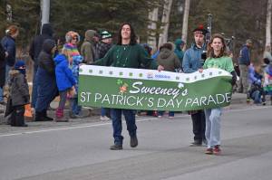 A bagpiper helps kick off the Sweeneys St. Patricks Day Parade on Monday, March 17, 2025, in Soldotna, Alaska. (Photo by Erin Thompson/Peninsula Clarion)