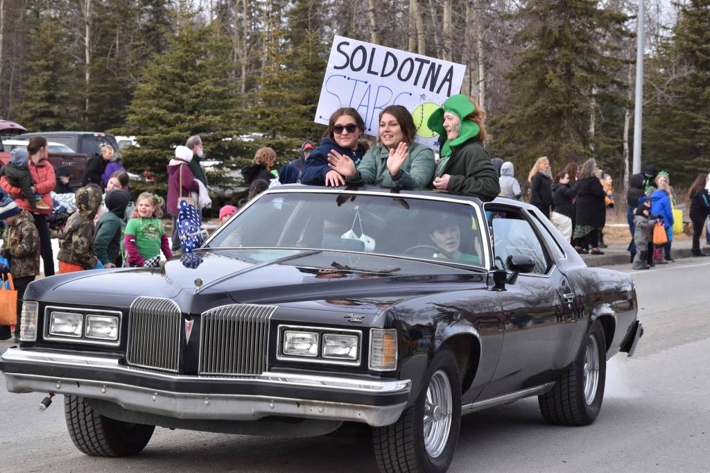Soldotna Stars softball team participates in the Sweeneys St. Patricks Day Parade, Monday, March 17, 2025, in Soldotna, Alaska. (Photo by Erin Thompson/Peninsula Clarion)