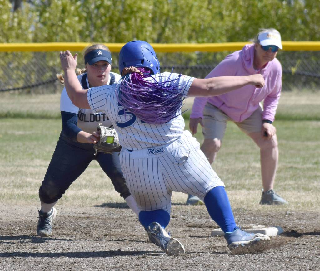 Soldotnas Alyssa McDonald tags out Palmers Kylie Oatman on Saturday, May 24, 2025, at the Soldotna Little League fields in Soldotna, Alaska. (Photo by Jeff Helminiak/Peninsula Clarion)
