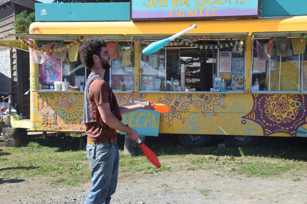 A juggler smiles during Salmonfest 2025 on Friday, Aug. 2, at the Kenai Peninsula Fairgrounds in Ninilchik. (Chloe Pleznac/Homer News)